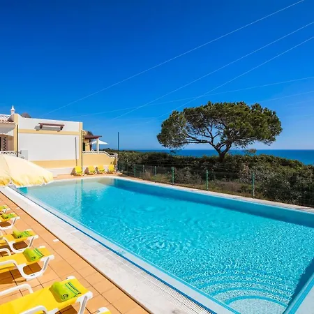 Corner House At Beautiful Spot Near The Beach *