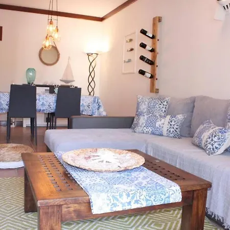 Corner House At Beautiful Spot Near The Beach Apartman