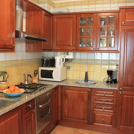Corner House At Beautiful Spot Near The Beach Lagoa